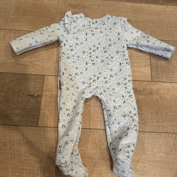 LILA AND JACK BABY GIRL 6-9 MONTH QUILTED SLEEPER - Picture 4 of 7